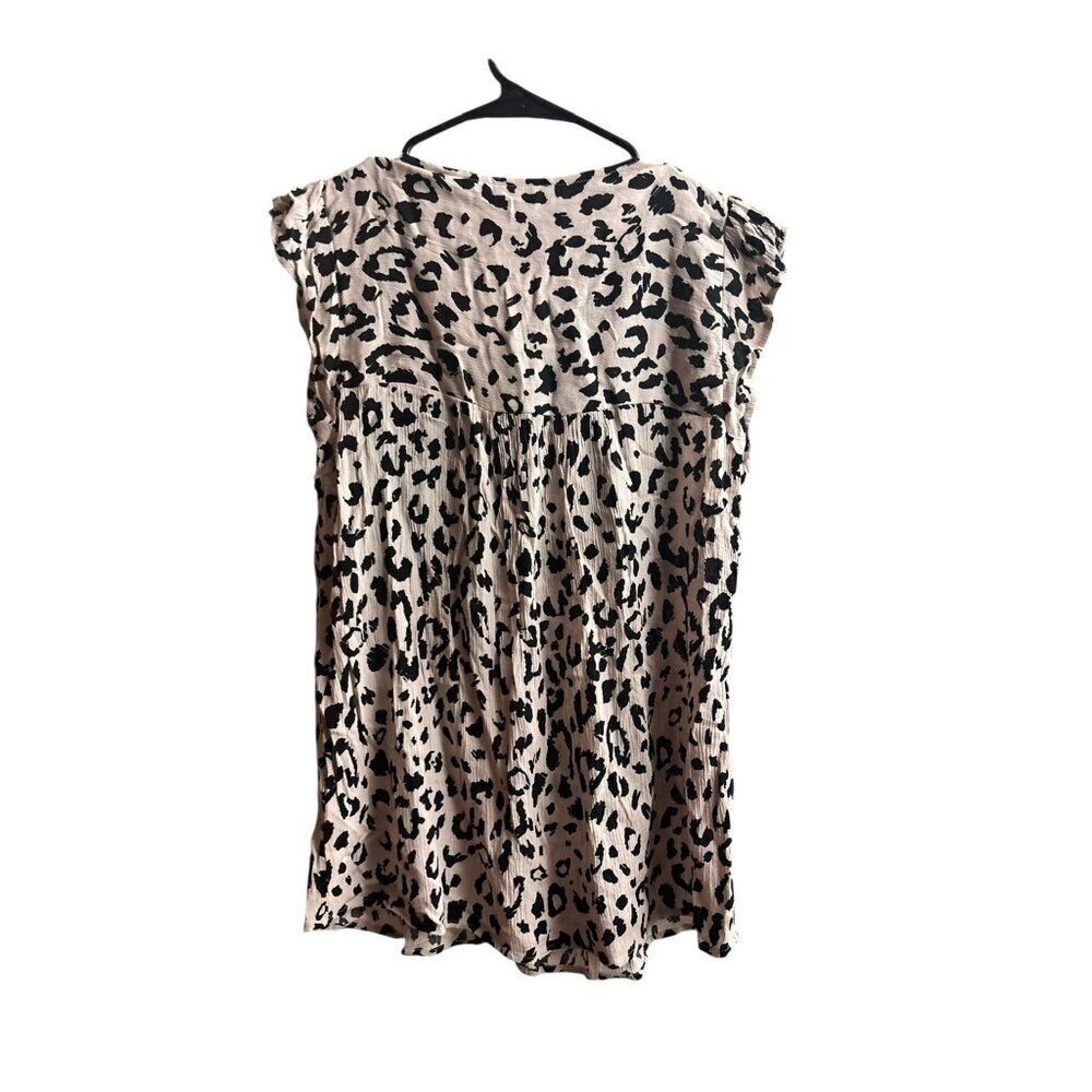 Savanna Jane Women's Tan Animal Print Short Sleeved Top - Picture 3 of 8